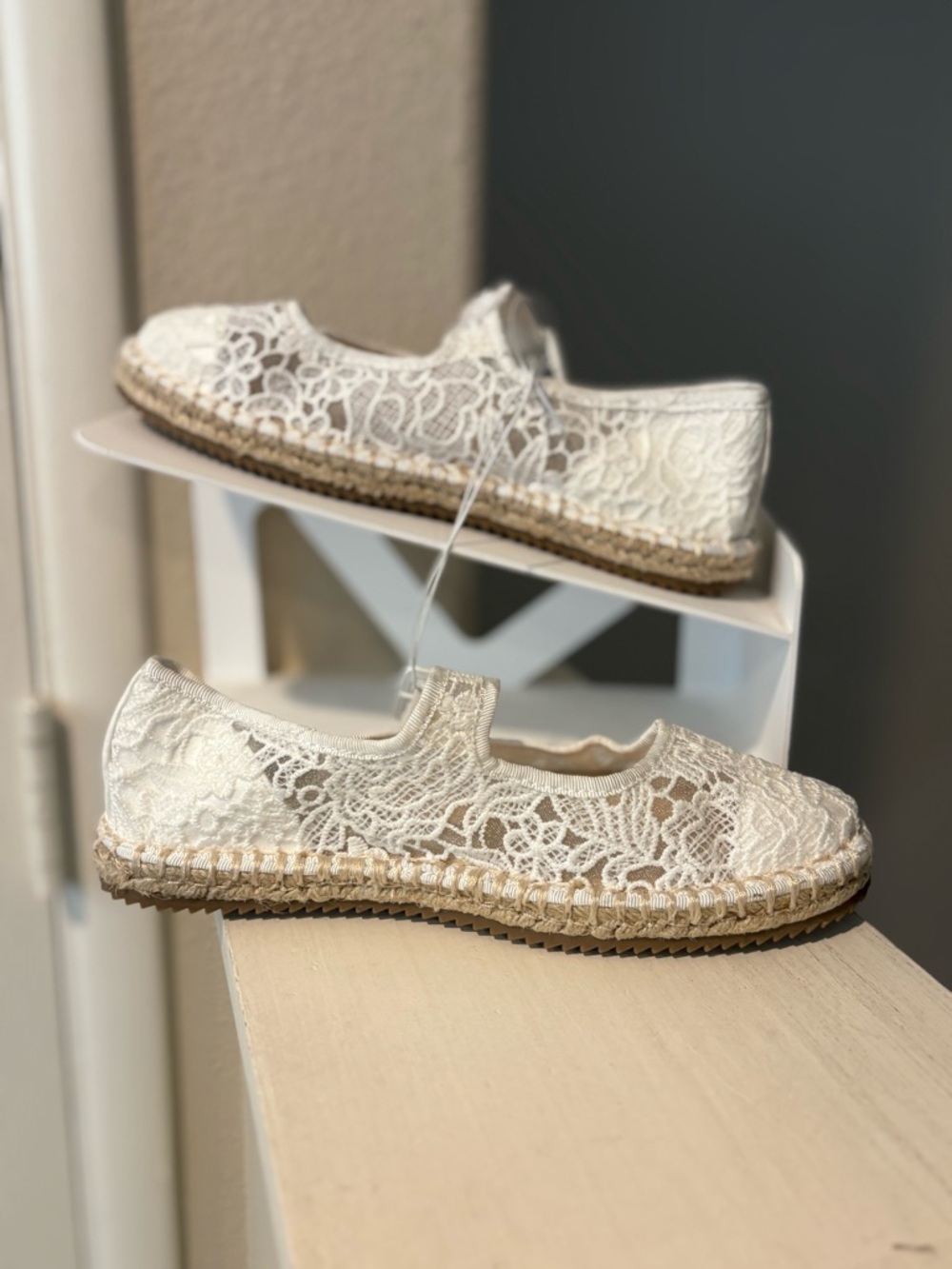 New Art Class Shoes Kids Girls White Madeline Lace Espadrille Flats Size 2 - Picture 2 of 6